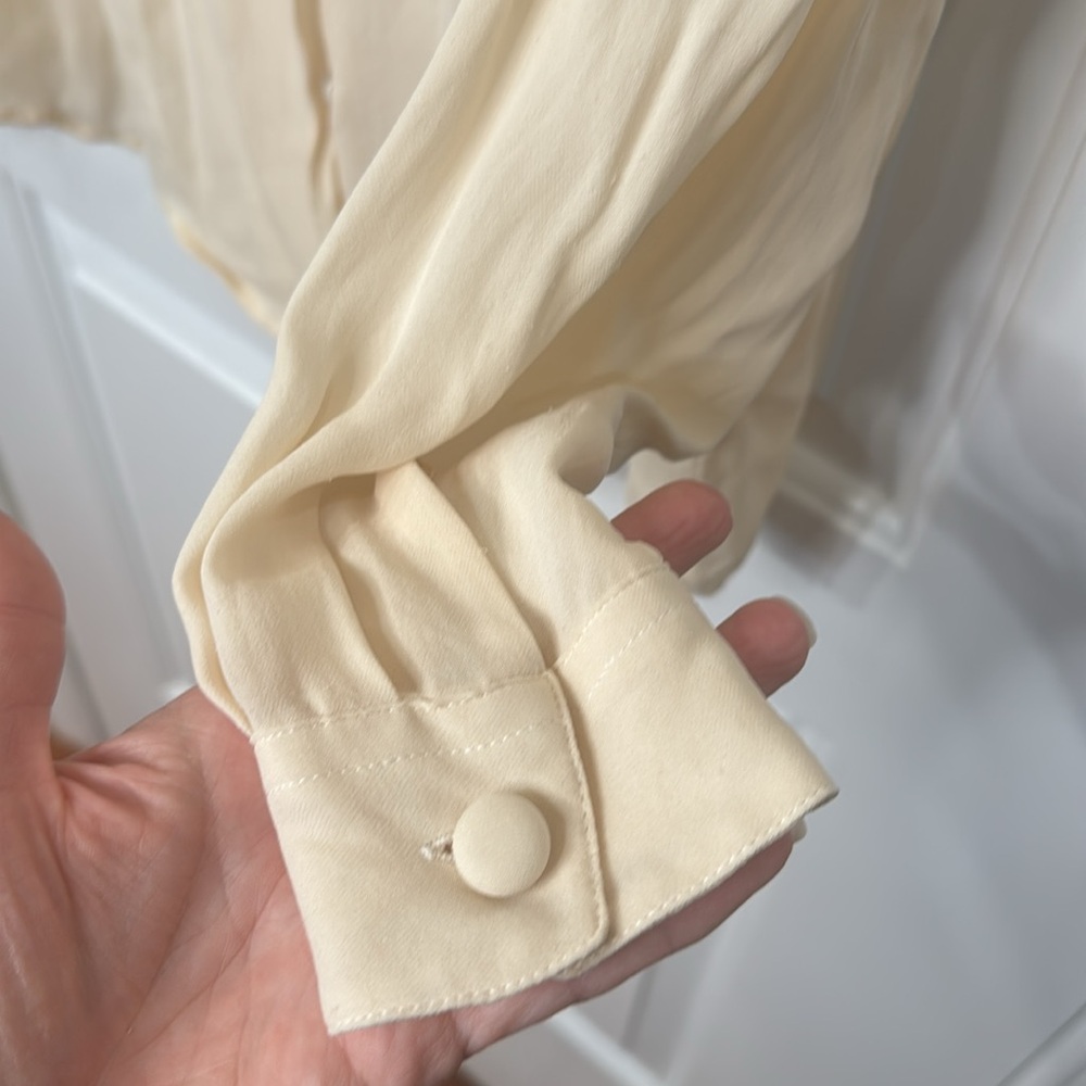 HENRI BENDEL NEW YORK VINTAGE 100% SILK CREAM BLOUSE 8 - Picture 7 of 12